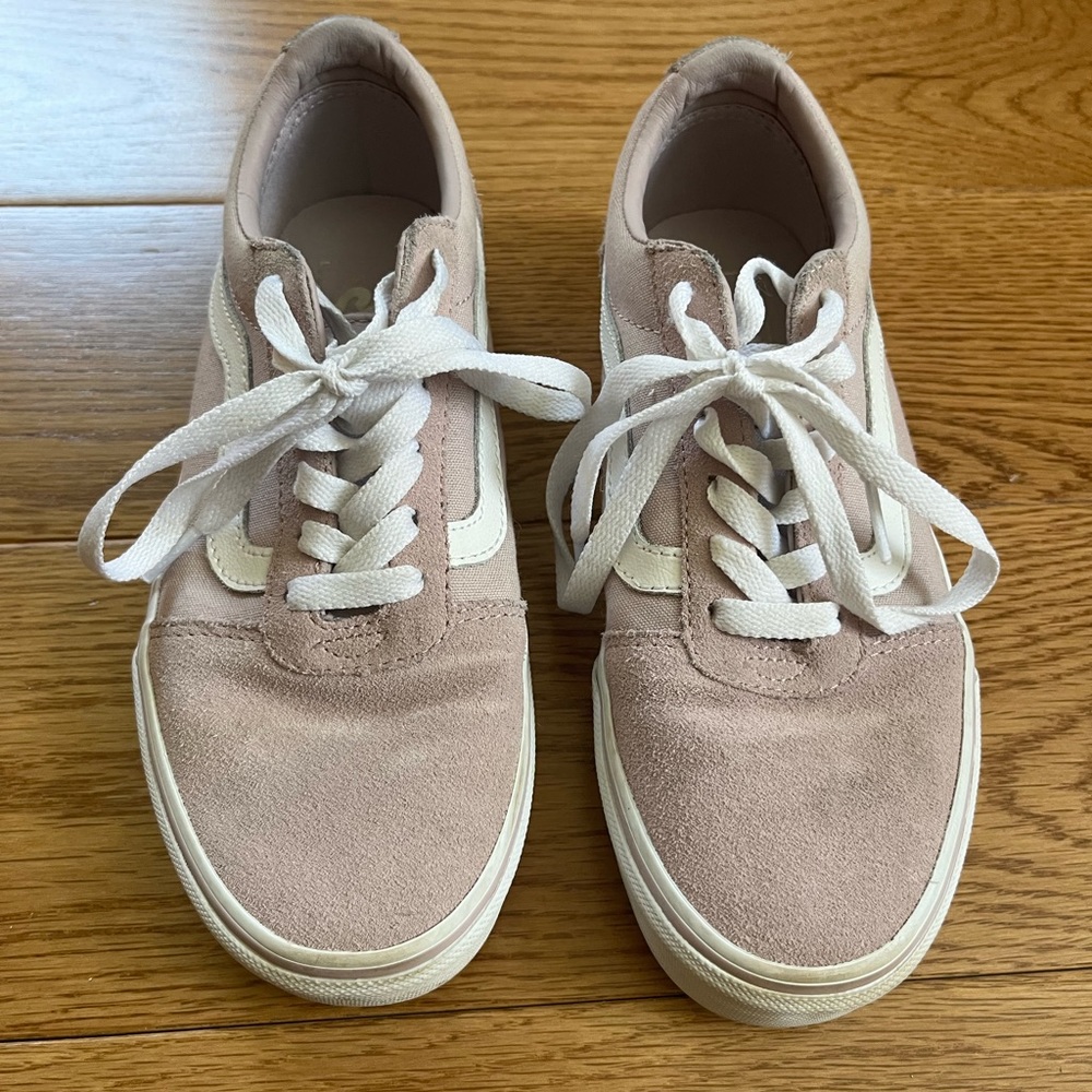 Woman’s Vans size 5.5 mauve/blush